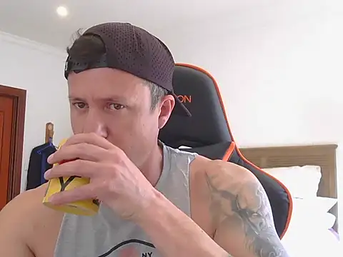 TroyDieselXXX online show from September 21, 7:43 am