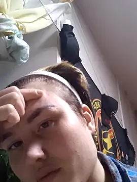 MoonIrene online show from October 28, 5:15 pm