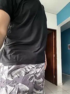 Snapshot of mikeara90 chatting on October 7, 12:46 pm mikeara90 online show from October 7, 12:46 pm