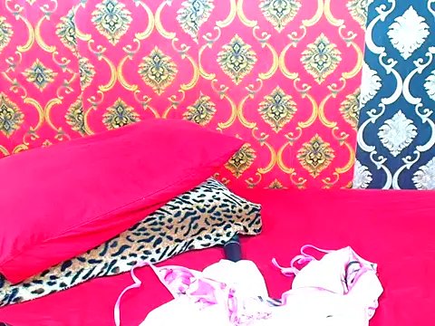 yourperfectcrush online show from September 12, 3:01 pm