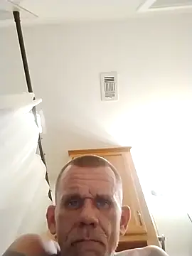 Snapshot of helldonk chatting on September 10, 4:01 am helldonk online show from September 10, 4:01 am