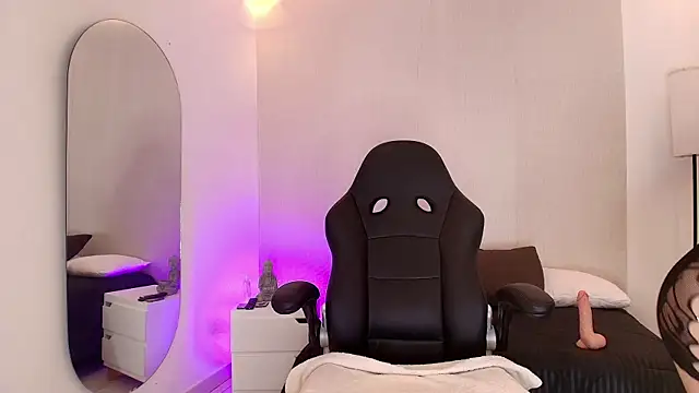 Scaarlettfox online show from September 12, 7:47 pm