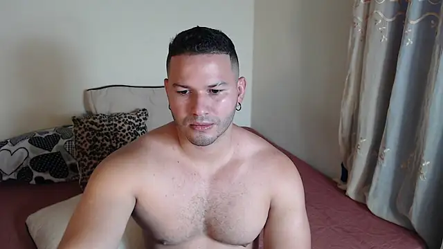 Snapshot of Tim_mz01 chatting on November 19, 6:19 pm Tim mz01 online show from November 19, 6:19 pm