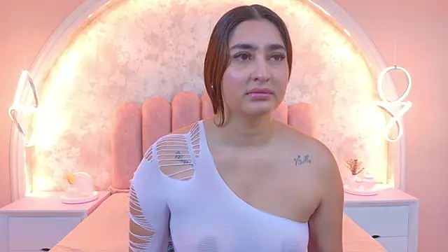 JasmineRhodes online show from October 28, 12:52 pm