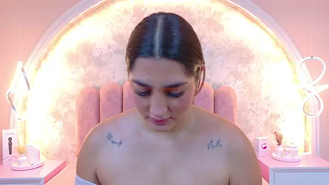 JasmineRhodes online show from January 7, 1:02 pm