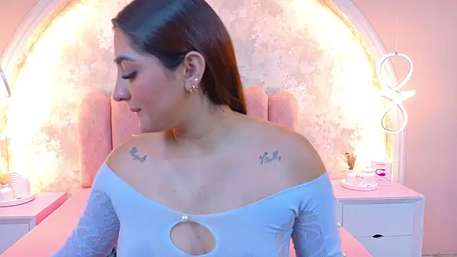 JasmineRhodes online show from January 12, 1:05 pm