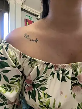 JasmineRhodes online show from January 17, 12:54 pm