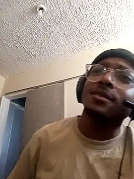 Snapshot of The_DonDadda chatting on October 17, 7:33 am The DonDadda online show from October 17, 7:33 am