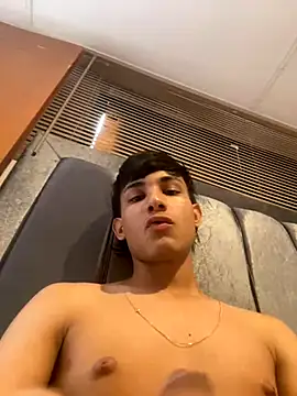 Snapshot of cody_fox10 chatting on September 16, 6:53 pm cody fox10 online show from September 16, 6:53 pm