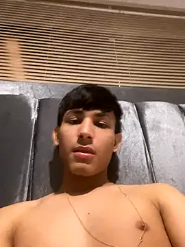 Snapshot of cody_fox10 chatting on September 19, 7:58 pm cody fox10 online show from September 19, 7:58 pm