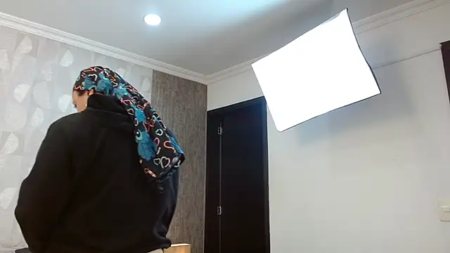 Snapshot of elamurray chatting on November 5, 11:21 am elamurray online show from November 5, 11:21 am