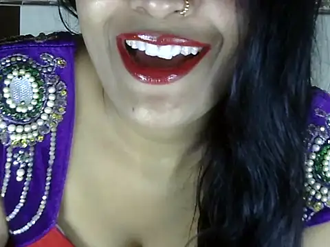 Snapshot of hotee_bhabi chatting on December 14, 11:04 am hotee bhabi online show from December 14, 11:04 am