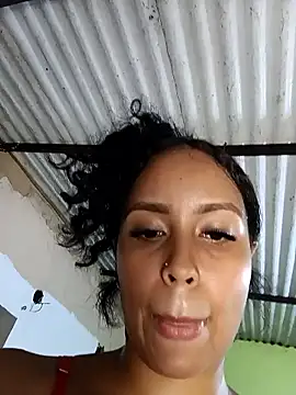 Snapshot of Fernanda30 chatting on May 16, 12:51 am Fernanda30 online show from May 16, 12:51 am