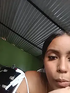 Snapshot of Fernanda30 chatting on May 28, 10:07 pm Fernanda30 online show from May 28, 10:07 pm