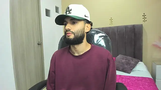 Snapshot of Ryan_Jackson_ chatting on November 11, 5:40 am Ryan Jackson online show from November 11, 5:40 am