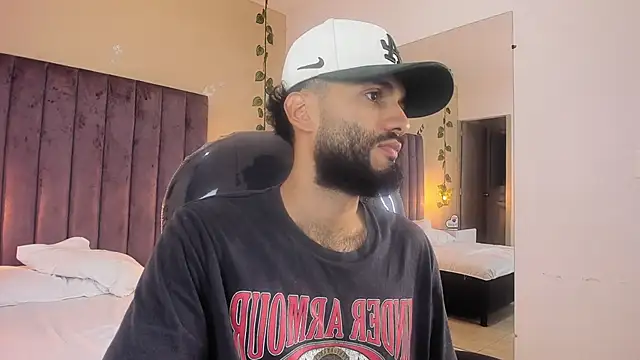 Snapshot of Ryan_Jackson_ chatting on November 21, 4:44 am Ryan Jackson online show from November 21, 4:44 am