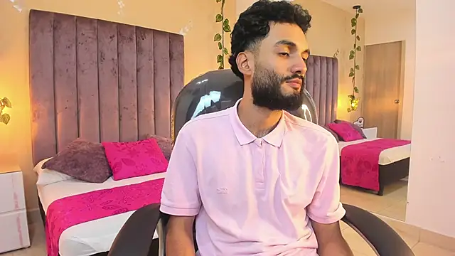 Snapshot of Ryan_Jackson_ chatting on November 23, 5:07 am Ryan Jackson online show from November 23, 5:07 am