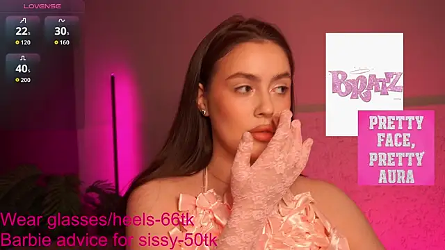 Snapshot of EmiliyaRoude chatting on November 8, 1:11 pm EmiliyaRoude online show from November 8, 1:11 pm