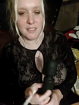 Bouncy-Bella28X online show from September 17, 9:49 pm