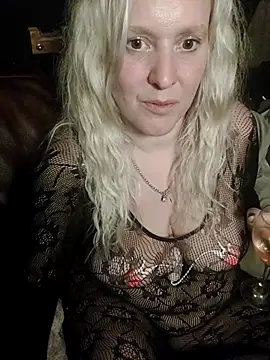 Bouncy-Bella28X online show from September 19, 9:59 pm