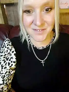 Bouncy-Bella28X online show from November 4, 12:26 pm