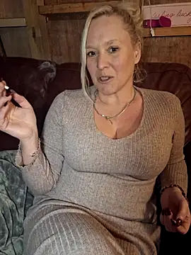 Bouncy-Bella28X online show from December 5, 4:14 pm