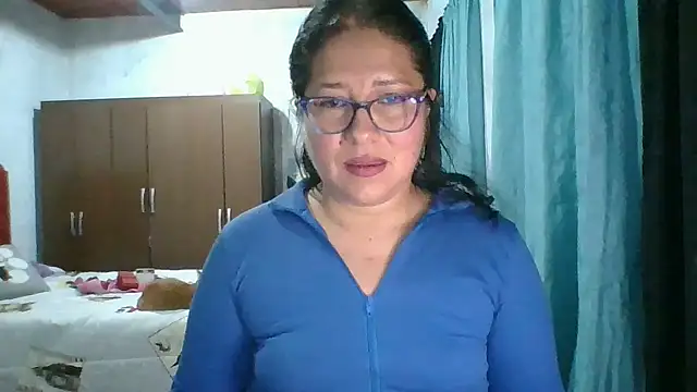 Snapshot of scarlett_widow_ chatting on September 24, 2:48 am scarlett widow online show from September 24, 2:48 am