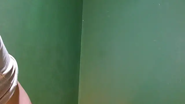 Snapshot of Roxiehood chatting on September 19, 2:35 am Roxiehood online show from September 19, 2:35 am