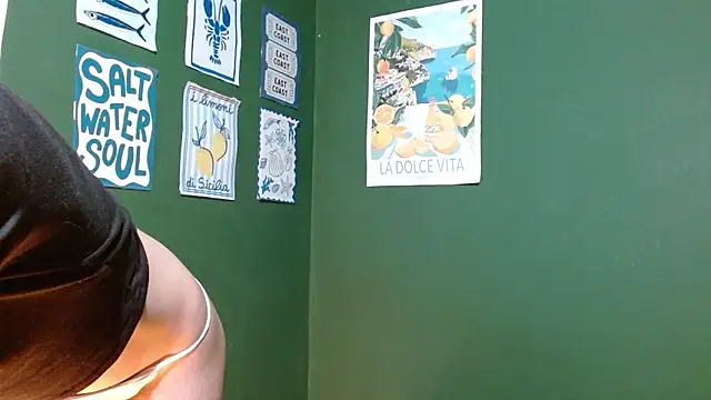 Snapshot of Roxiehood chatting on November 23, 2:00 am Roxiehood online show from November 23, 2:00 am