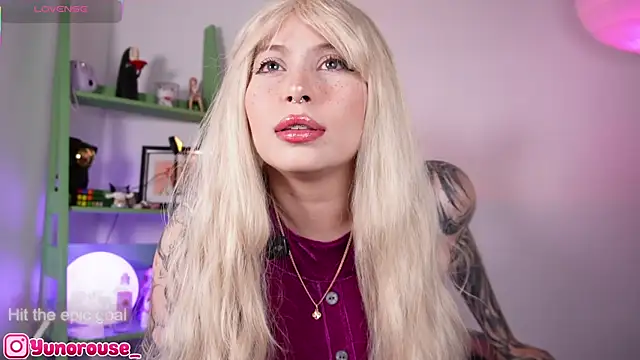 YunoRose  online show from October 18, 3:42 am