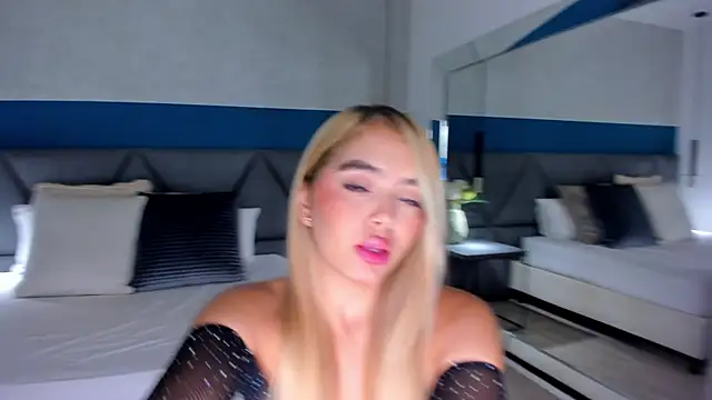 Mia Roswell online show from November 23, 5:29 am