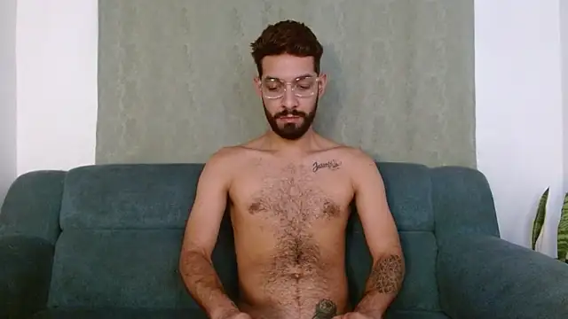 Snapshot of ReyPablo1 chatting on September 11, 9:04 pm ReyPablo1 online show from September 11, 9:04 pm