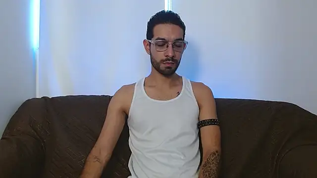 Snapshot of ReyPablo1 chatting on October 29, 10:22 pm ReyPablo1 online show from October 29, 10:22 pm