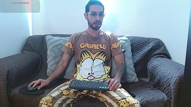 Snapshot of ReyPablo1 chatting on November 2, 2:08 pm ReyPablo1 online show from November 2, 2:08 pm