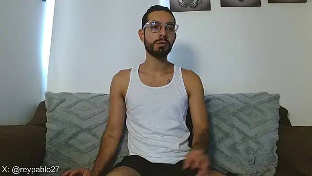 Snapshot of ReyPablo1 chatting on November 27, 9:17 pm ReyPablo1 online show from November 27, 9:17 pm