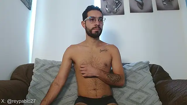 Snapshot of ReyPablo1 chatting on November 28, 8:00 pm ReyPablo1 online show from November 28, 8:00 pm