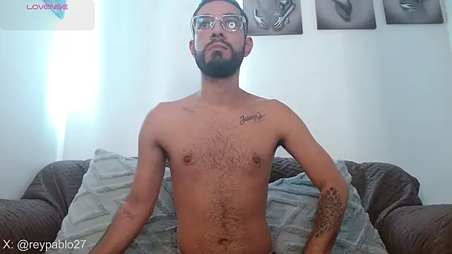 Snapshot of ReyPablo1 chatting on December 4, 3:54 pm ReyPablo1 online show from December 4, 3:54 pm