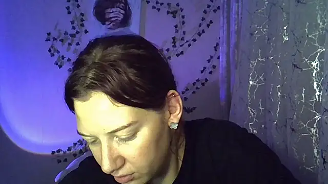 Lily Ember online show from November 2, 6:21 pm