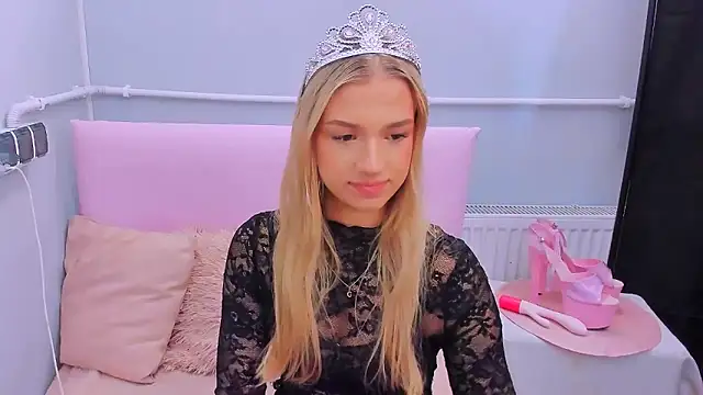 EvetteRose online show from January 18, 1:59 pm