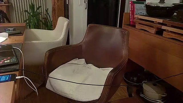 Unique X perience online show from October 4, 11:25 pm