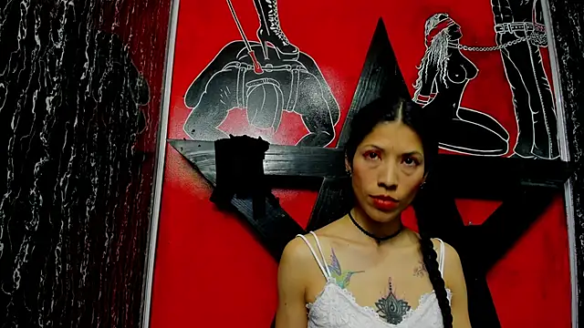 Snapshot of damian_and_tiana chatting on November 22, 6:45 am damian and tiana online show from November 22, 6:45 am