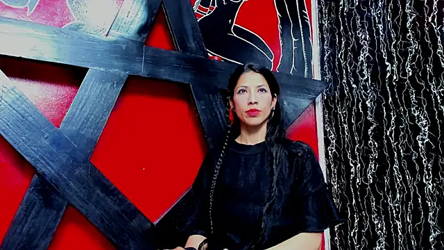 Snapshot of damian_and_tiana chatting on December 3, 4:42 am damian and tiana online show from December 3, 4:42 am