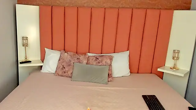 SamayRyann online show from April 7, 1:44 pm