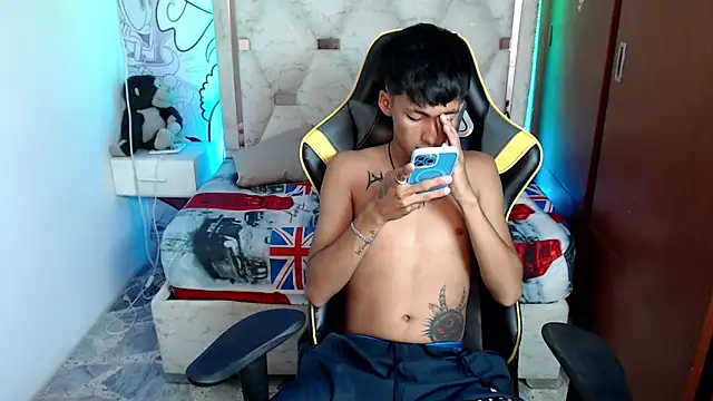 Snapshot of yiisu_ chatting on October 6, 6:16 pm yiisu  online show from October 6, 6:16 pm