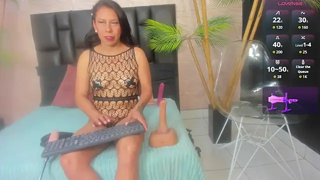 Snapshot of karlarusso chatting on September 15, 8:31 pm karlarusso online show from September 15, 8:31 pm