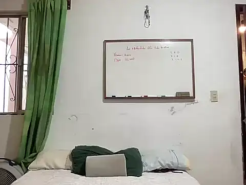 juicysmalls online show from December 1, 5:29 pm