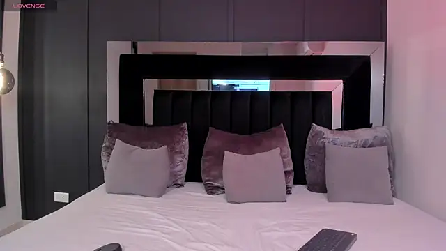 sofiaa brown online show from November 12, 5:08 am