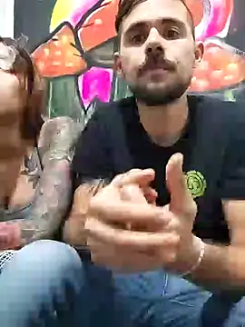 Snapshot of parejajuguetona420 chatting on November 23, 3:17 am parejajuguetona420 online show from November 23, 3:17 am