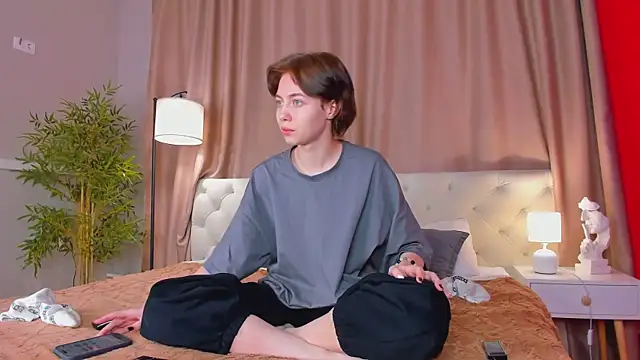 Snapshot of Skelerata chatting on October 24, 1:03 am Skelerata online show from October 24, 1:03 am