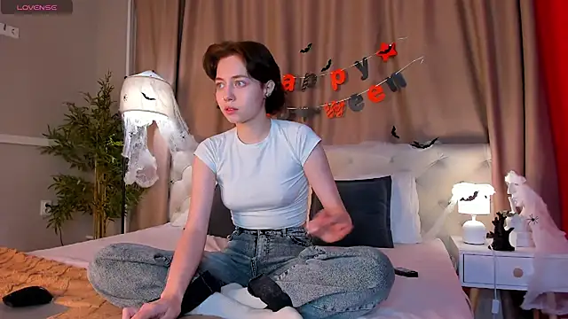 Snapshot of Skelerata chatting on October 26, 1:11 am Skelerata online show from October 26, 1:11 am